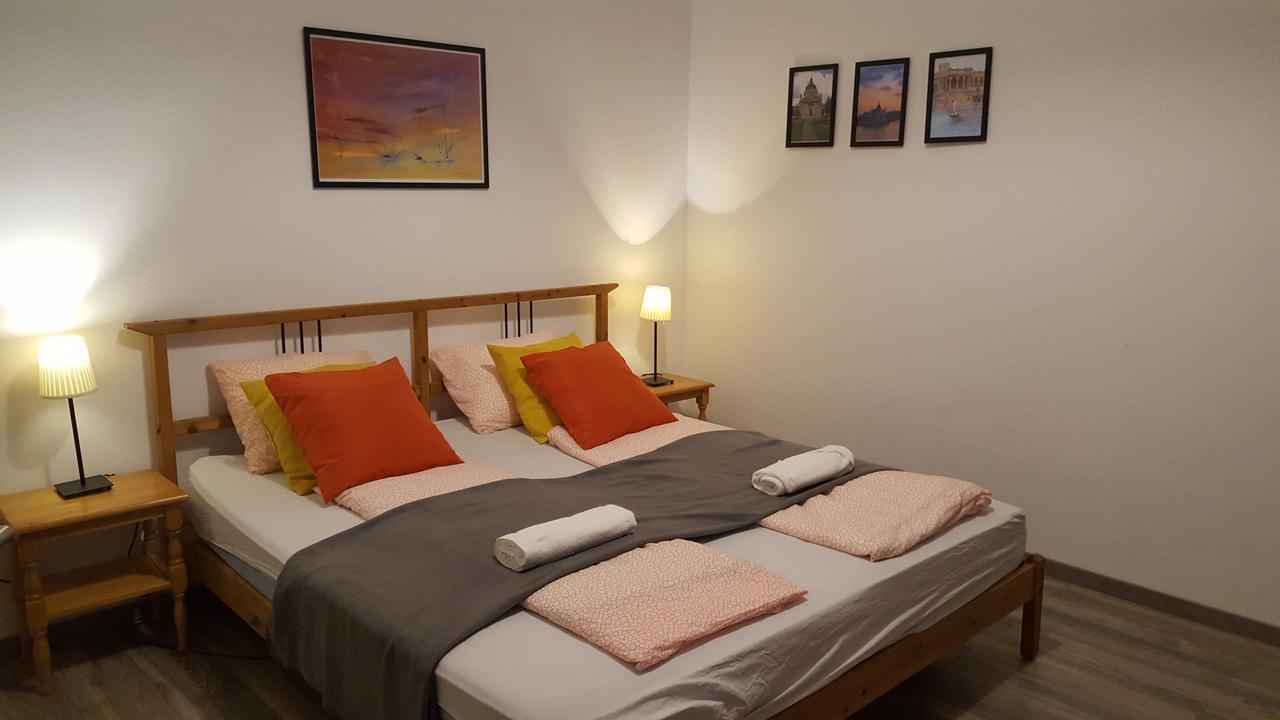 Michael Apartment With 2 Rooms Near Gozsdu Udvar Budapeste Exterior foto