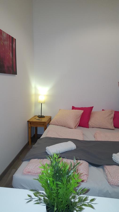 Michael Apartment With 2 Rooms Near Gozsdu Udvar Budapeste Exterior foto